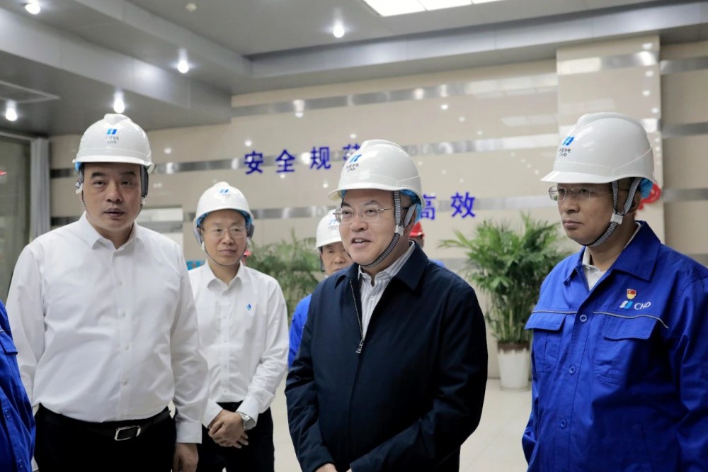 叶向东到新疆公司调研，为促进新疆经济社会高质量发展贡献华电力