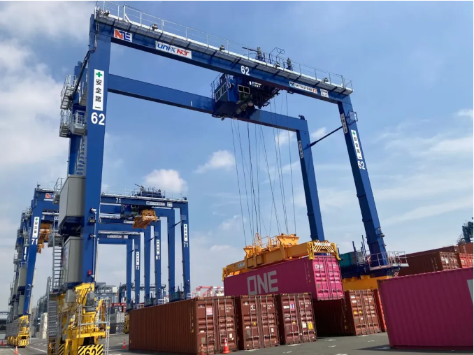 全球首台氢燃料电池RTG起重机正式投入使用