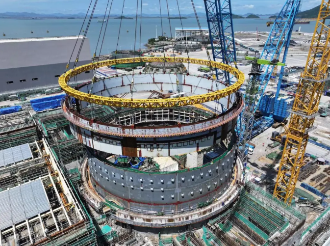 三门核电3号机组又一重要模块吊装就位 ！