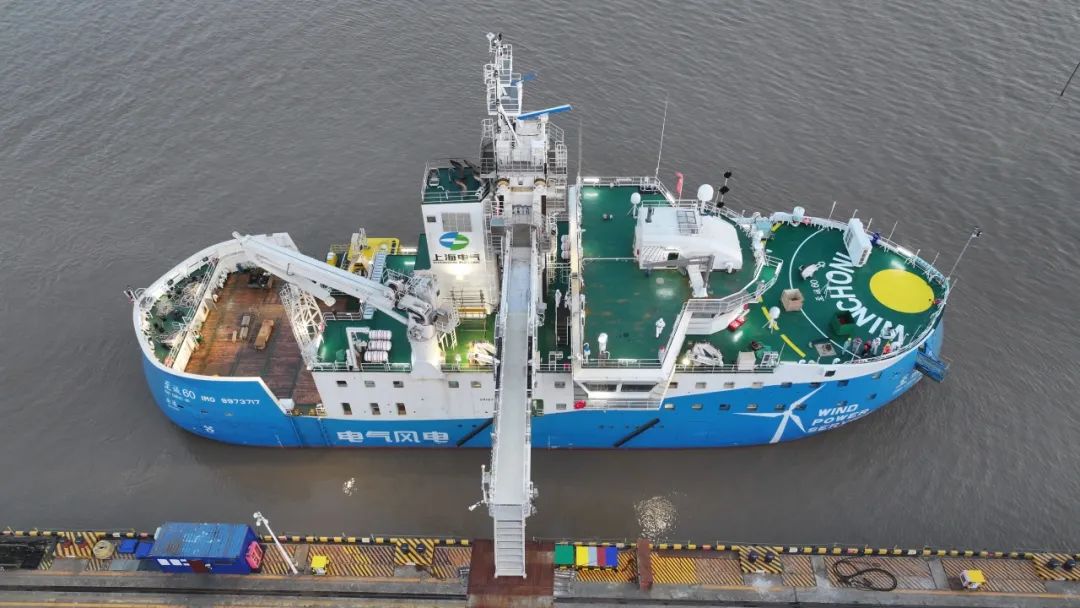 打破垄断！国内首台25米主动式波浪补偿栈桥完成模拟风场试验