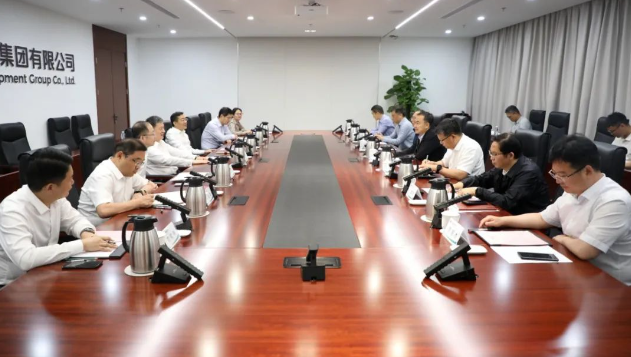 中国电气装备党委副书记、总经理周群会见河南郑州市委副书记、市