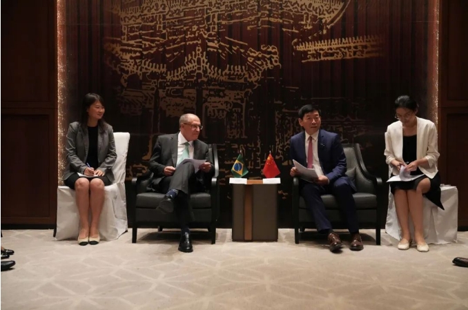 巴西副总统与长城控股集团魏建军会谈，未势能源配套氢能重卡亮相