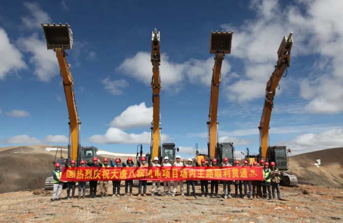 西藏八宿风电项目场内主路顺利贯通