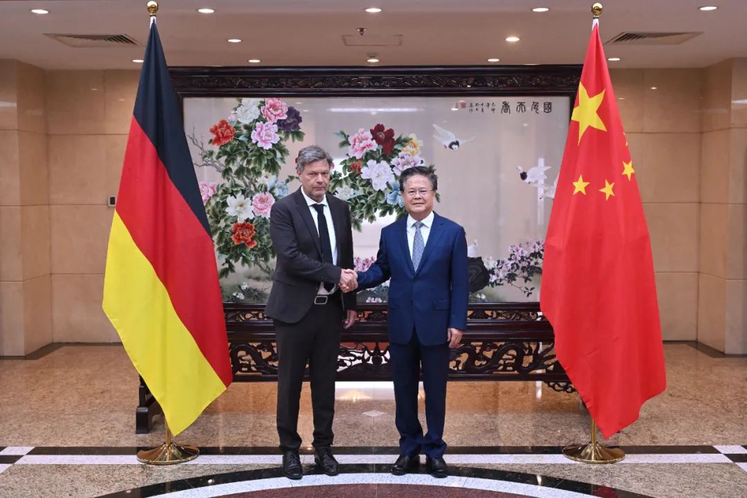 国家发展改革委同德国副总理举行中德气候变化和绿色转型对话合作