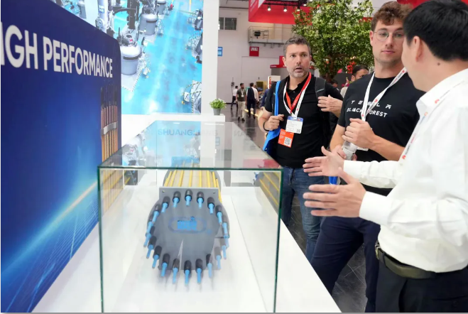 双良加速国际布局 绿电智能制氢系统扬帆出海