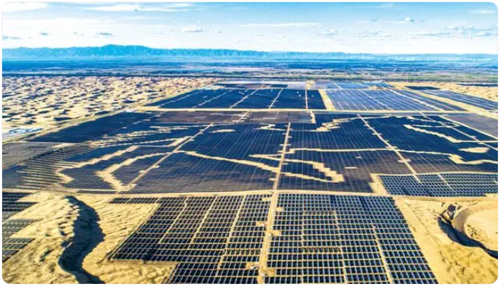 从“羊煤土气”到“风光氢储车”——鄂尔多斯产业结构转型升级观