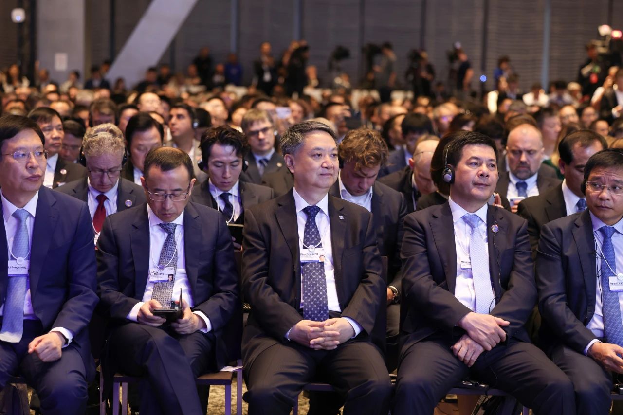 中国华能集团有限公司党组书记、董事长温枢刚出席世界经济论坛第