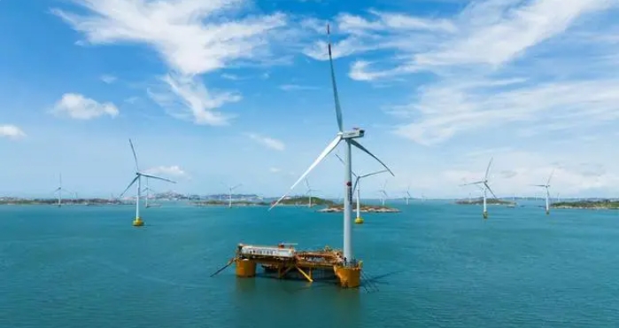 全球首座风渔融合浮式平台投产发电