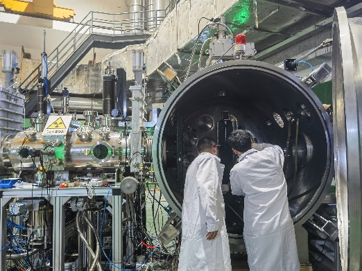 抗辐照中心首次基于重离子回旋加速器开展辐射效应实验