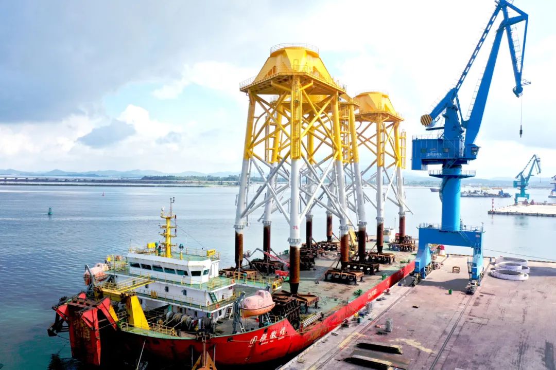 广西防城港海上风电示范项目A场址导管架交付