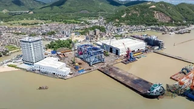 汕尾“伏羲一号”风渔融合综合实验平台整体建造完工