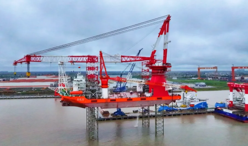 1600吨自升式风电平台完成重要节点