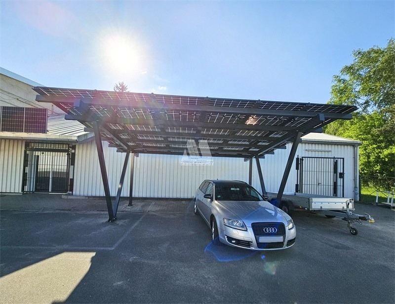 聚光全球！迈贝特BIPV光伏车棚系统实现跨界融合