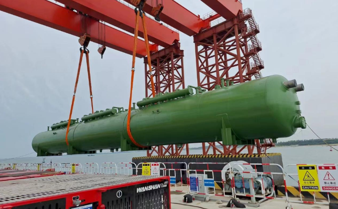 徐大堡核电4号机组内置式除氧器卸运任务大捷