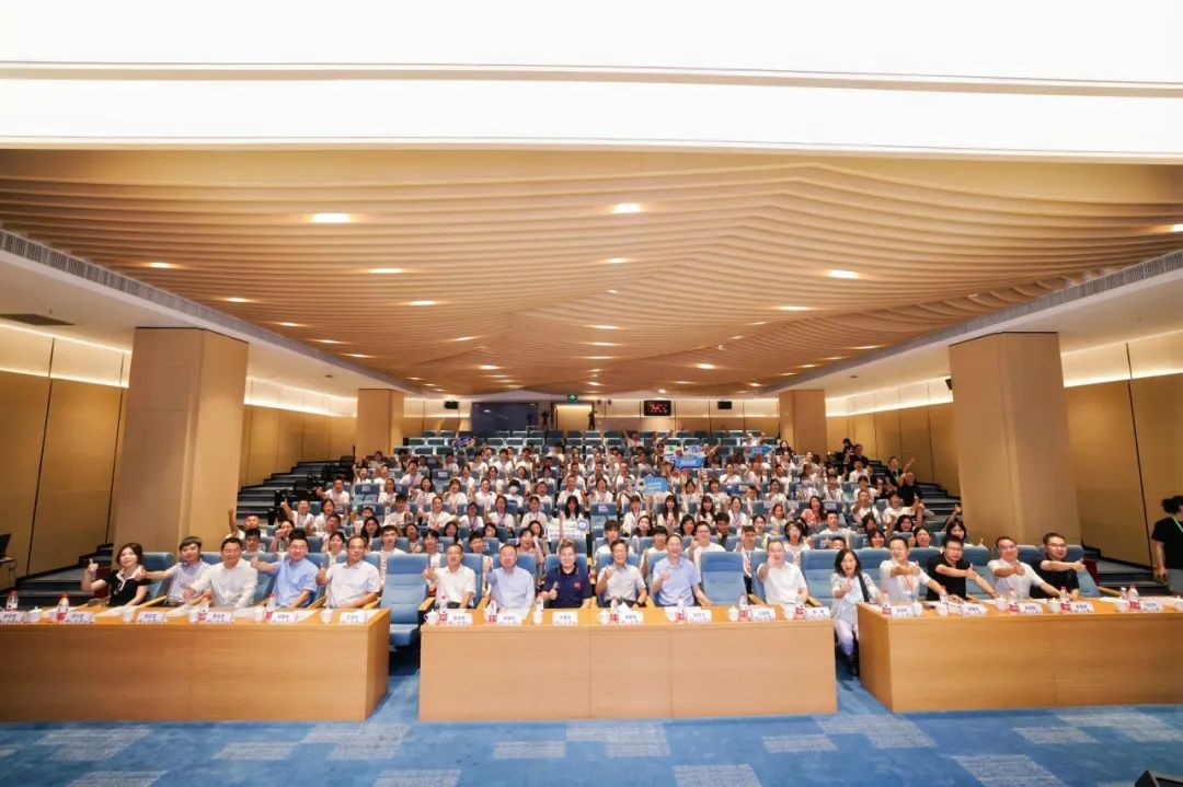 第十二届“魅力之光”全国核科普夏令营在厦门大学开营