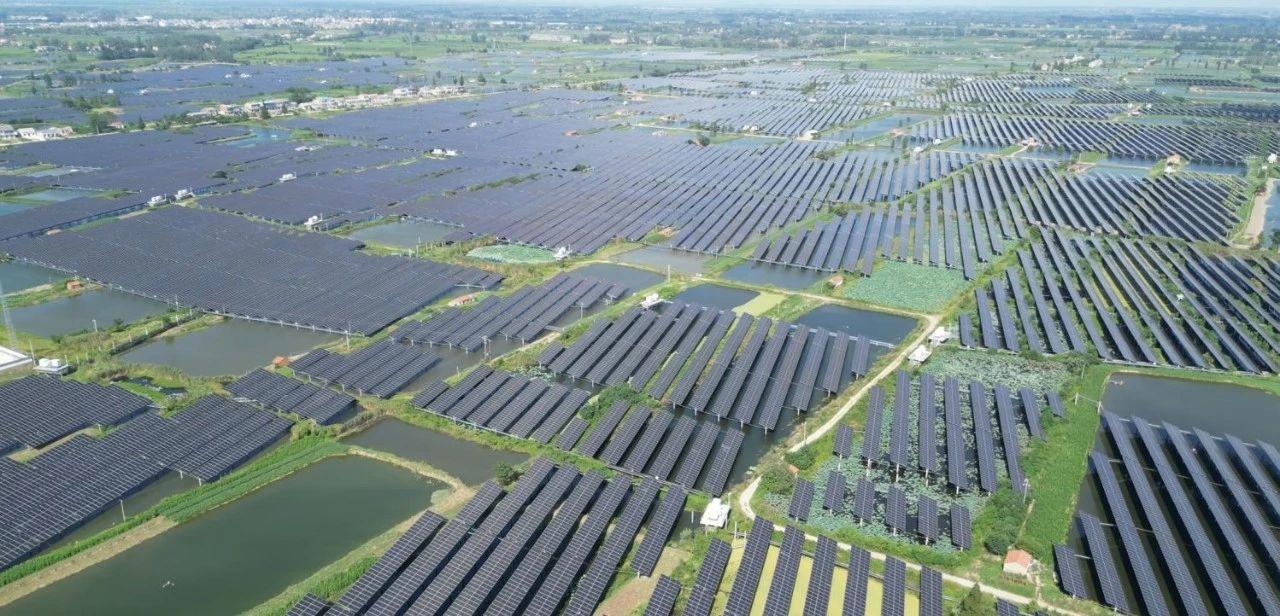 阿特斯210高功率组件助力国家能源集团200兆瓦渔光互补项目