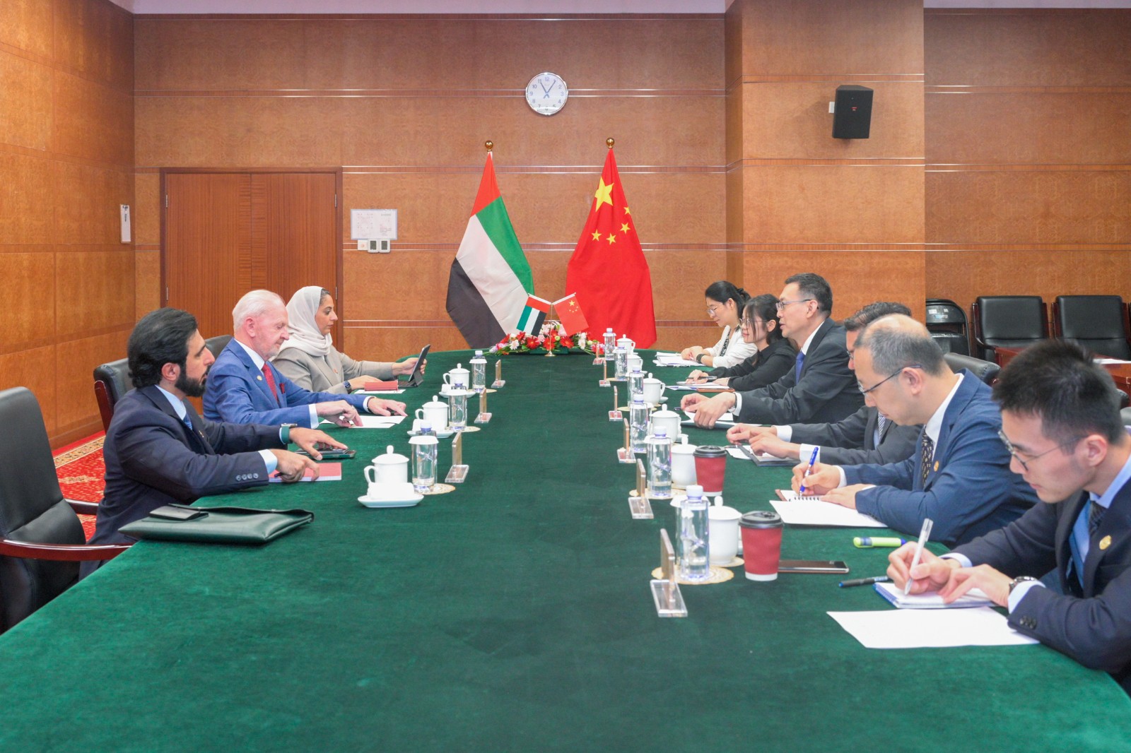 刘敬会见阿联酋核监管局总干事维克托森