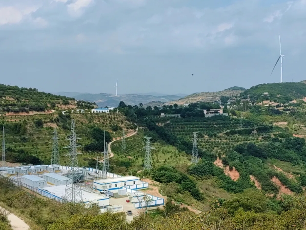 麦积区新阳五龙100MW风电项目首批风电机组成功并网发电