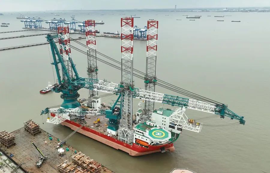 1600吨风电安装平台迎新进展