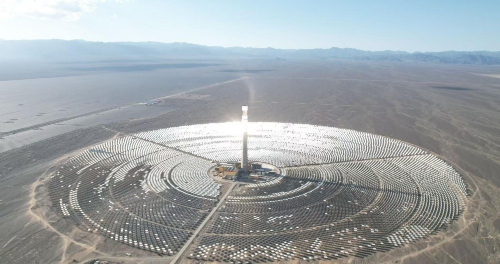 中国能建西北城建承建的新疆吐鲁番鄯善100兆瓦光热发电项目全