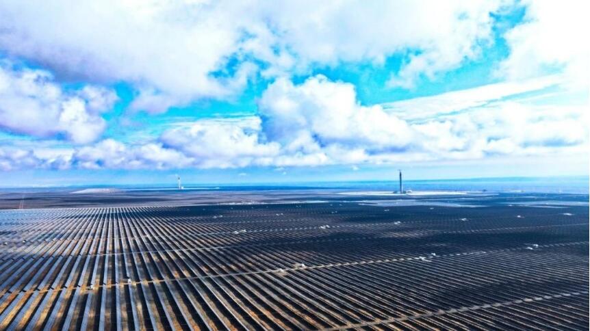 国电投河南公司新疆“光热+光伏”一体化项目90万千瓦光伏全容