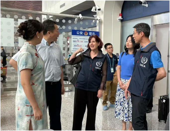 IAEA副总干事考察同方威视海南封关查验设备
