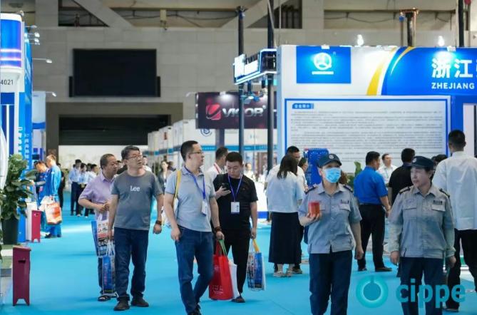 2025新疆国际石油和化工技术装备展今日开幕！500+名企云