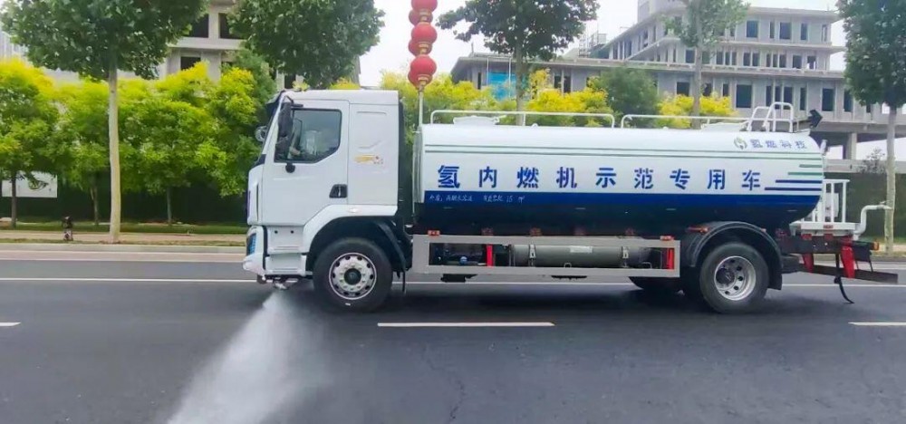 中国首台商用车燃氢发动机在河北沧州投用