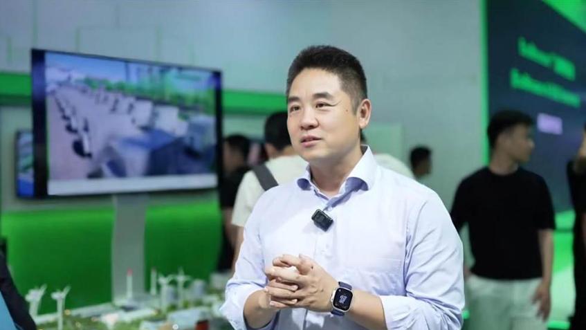 施耐德电气：当AI进入产业主场，核心技术+场景知识带来价值最