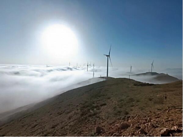 庆阳二期风电项目首台风机并网发电成功
