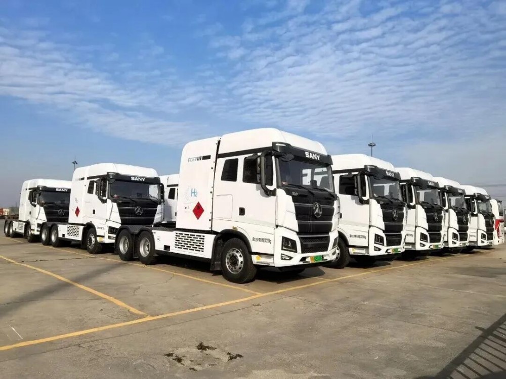 航天氢能电池提供强劲动力！15辆49吨重卡达成45万公里运营