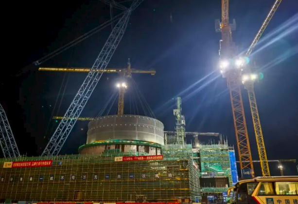 辽宁徐大堡核电厂1号机组核反应堆厂房钢制安全壳二环顺利吊装就