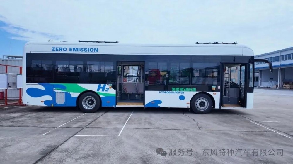 东风特汽氢能公交：“环保先行 + 零碳先锋 +城市精灵” 带